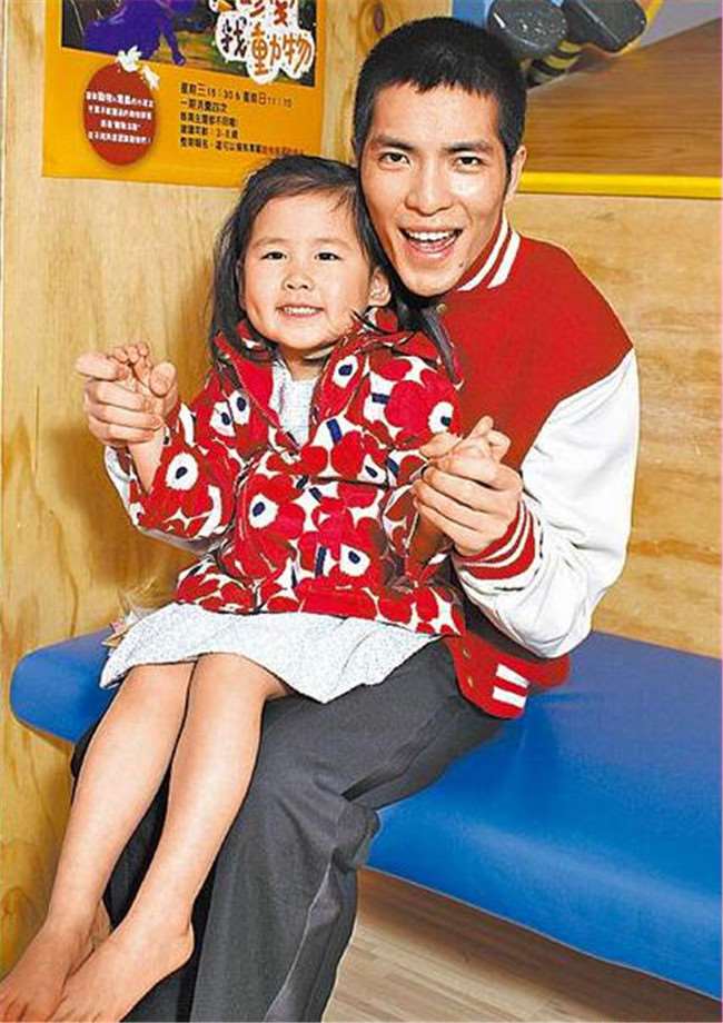 蕭敬騰的女兒4歲了！孩子的媽竟是她？！滿滿的父愛讓人好生羨慕...