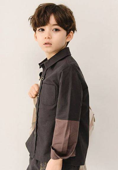 爸爸姓「黃」，給雙胞胎女兒取這名....幼稚園老師點名時，全班人都站了起來！