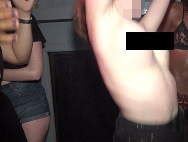 醉不上道~女大生嗨ㄎㄧㄤ「脫衣洩乳狂晃」...無碼片外流點閱破萬！神邏輯怒告：看傻了 
