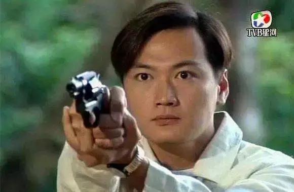 除了黃心穎，這些TVB藝人也曾因為醜聞而被無限期雪藏甚至解約！