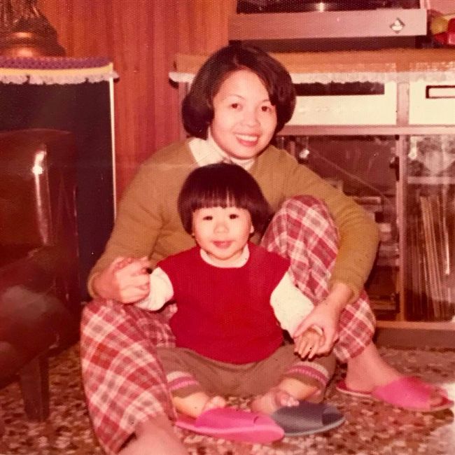 43歲阿信「曬寶寶公開喜訊」：讓媽媽如願抱孫子，揭曉寶寶名字，歌迷嗨翻：恭喜