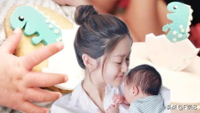 岑麗香幫兒子慶祝滿月，搞笑稱兒子的「哭聲像恐龍」！