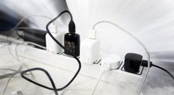 充完電後不拔充電器，後果不堪設想！一定要分享給你的家人和朋友！