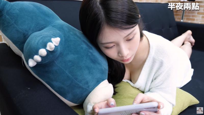 雞排妹不小心福利放送？粉絲狂截圖。