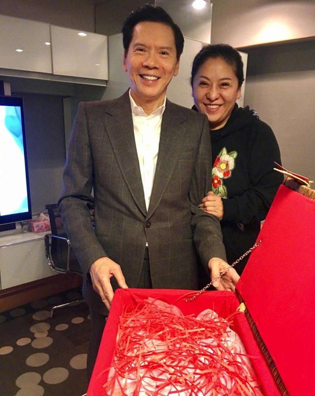 向太痛批許志安與妻子閨蜜「偷吃」，支持鄭秀文早放下、選擇幸福