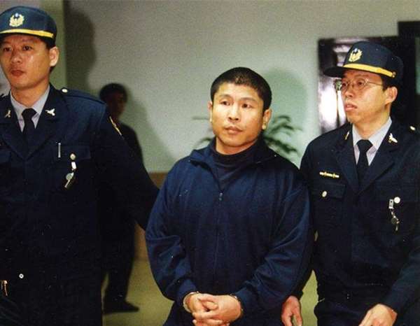  「白曉燕命案」至今20年，兇殘主嫌陳進興的「兩個兒子」無法在臺灣立足被送出國，現況居然是「這樣」！
