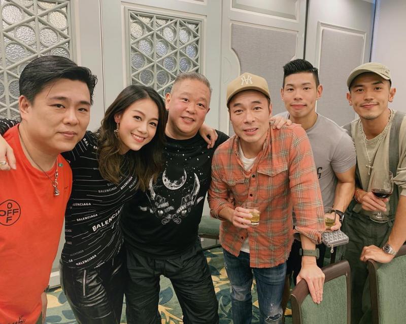 情牽鄭秀文30年！許志安被爆「劈腿香港女模」愛妻形象破滅　2人「車內狂親10分鐘」：帶我回家～