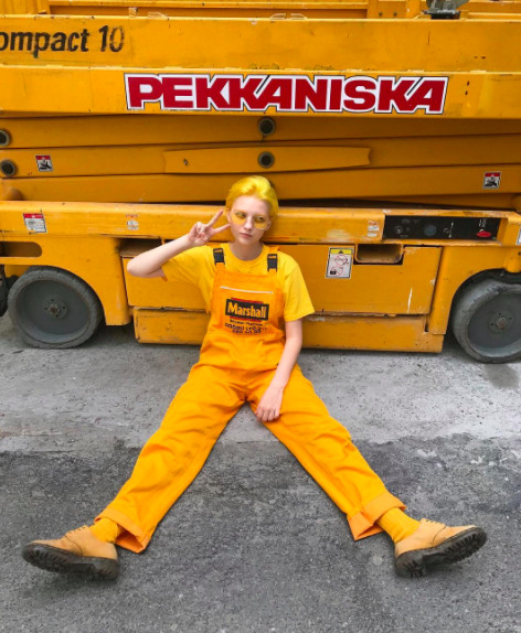 最會染的少女！19歲正妹「染過世上所有顏色」　連最醜「青色」都能演繹成仙氣精靈❤