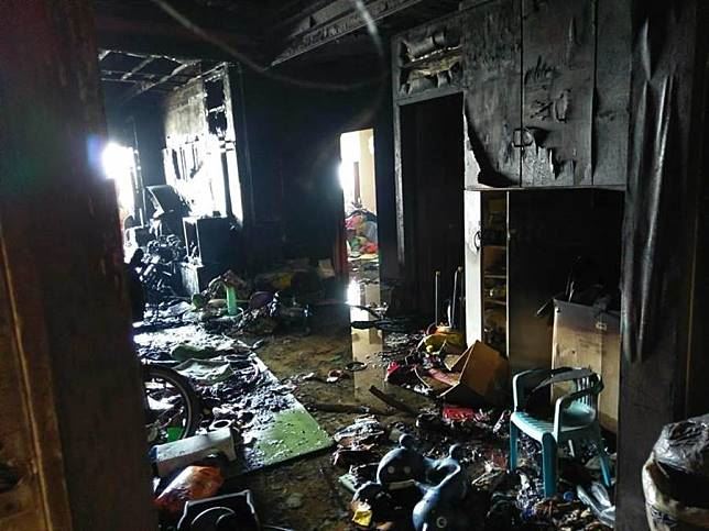 800度大火把整戶燒到焦黑,全家人因為1個「正確動作」5人毫髮無傷!