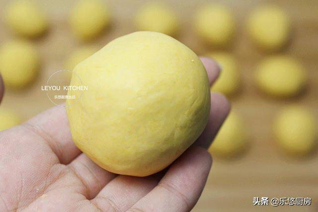 軟糯香甜的小點心，蒸南瓜加上椰絲，上桌就被搶光