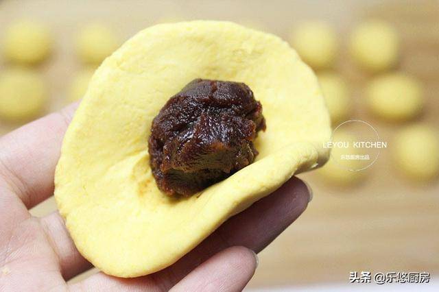 軟糯香甜的小點心，蒸南瓜加上椰絲，上桌就被搶光