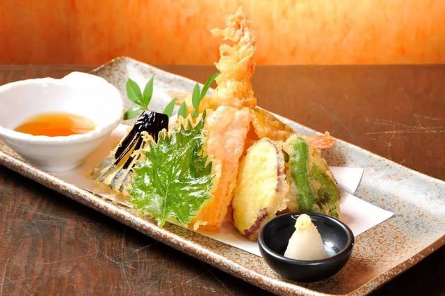 日本人鑽研美食的狠勁，從這道「天婦羅」上就一覽無餘，得防啊！