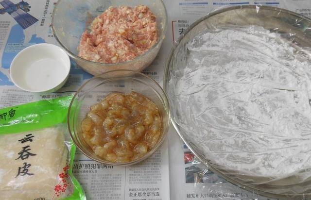 鮮蝦雲吞鮮甜美味，吃起來爽滑鮮香，美味誘人