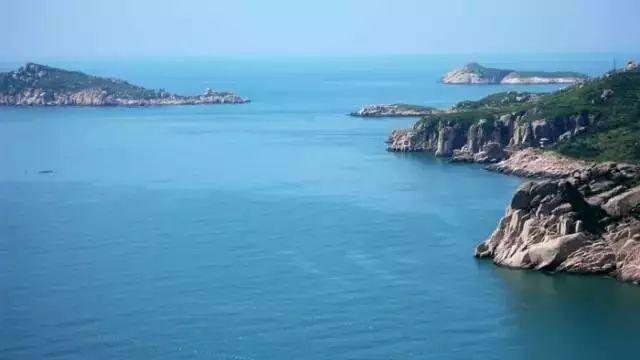 比鼓浪嶼更小眾浪漫，最適合情侶去的3座「藍眼淚」夢幻海島