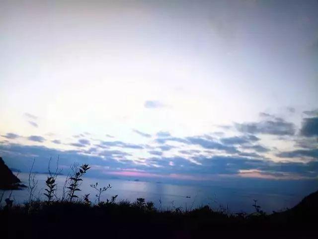 比鼓浪嶼更小眾浪漫，最適合情侶去的3座「藍眼淚」夢幻海島