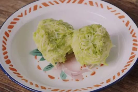 教你做冰花鍋貼：只需記住2點，鍋貼焦香多汁，好吃停不下來