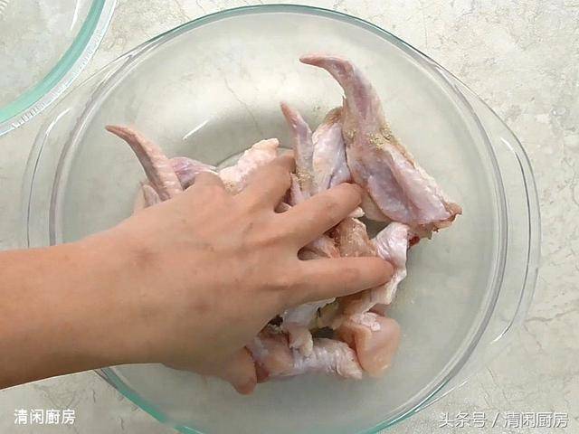 酥脆炸雞翅的做法，放冷了還可以保持酥脆