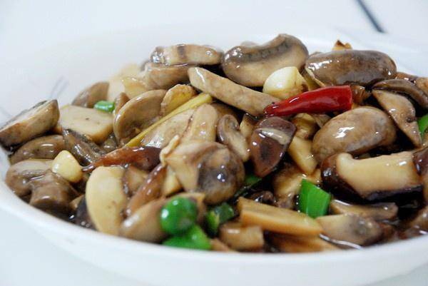 蘑菇怎麼做都好吃，這5種做法超下飯！簡單易學，你吃過嗎？