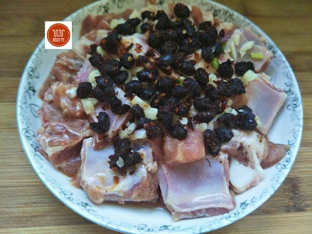 排骨不要紅燒了，教你懶人做法，蒸一蒸就出鍋，營養不流失還入味