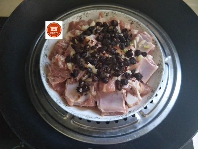 排骨不要紅燒了，教你懶人做法，蒸一蒸就出鍋，營養不流失還入味