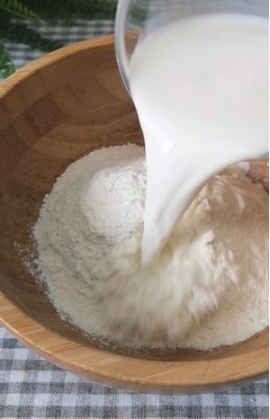 最近刷爆朋友圈的私房單品，榴槤芝士爆漿餅，簡直超好做啊