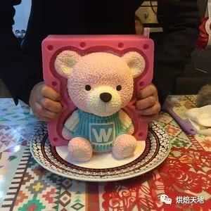 私房烘焙必備熱銷款！3D立體卡通小熊慕斯蛋糕