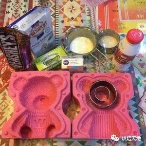 私房烘焙必備熱銷款！3D立體卡通小熊慕斯蛋糕