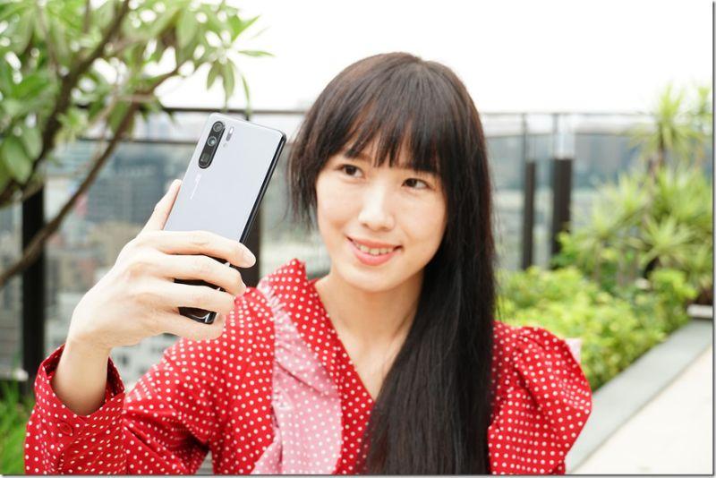機皇卡位戰，HUAWEI P30 Pro、iPhone XS MAX 日夜拍人像錄影測試