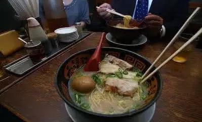 日本女孩從來不自己去吃拉麵，其中原因非常講究，外人都不理解