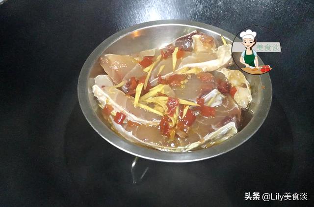 天熱沒胃口，魚肉這做法，蒸一蒸6分鐘出鍋，鮮香開胃，做法簡單