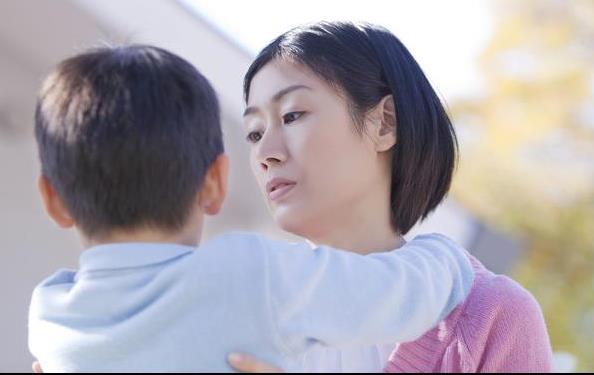 孩子在麥當勞偷東西後，媽媽只問了他4句話，網贊爆：臺灣的教育太棒了！連店經理都感謝媽媽