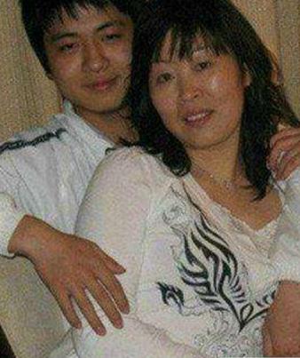 老公對不起啊，打擾你跟婆婆的「二人世界」了，我退出好嗎？