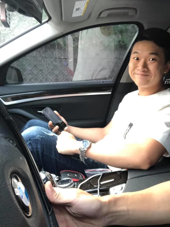 買錯車了嗎？BMW窗外肉包鐵「後座卻超正點」他反觀副駕狂嘆…網友見狀全笑瘋
