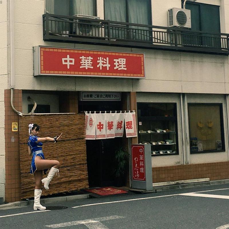 中華料理店驚見「春麗外送員」，轉過頭一瞬間，全網驚呼：我又戀愛了