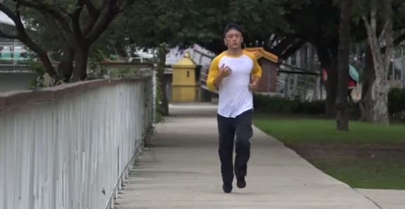 臺灣男子辭職「照顧重病老父9年」，女友也離開了仍堅持：你育我成人，我養你到老