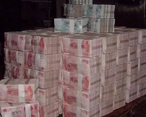 老人中了500萬，沉思一夜決定全給一個女兒，3個女兒都蒙了