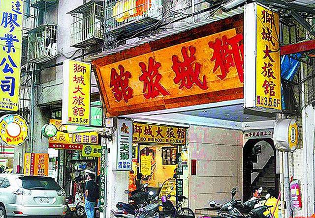 黑道大哥入獄委託好友照顧嫩妻，他卻侵害大嫂被江湖發追殺令！
