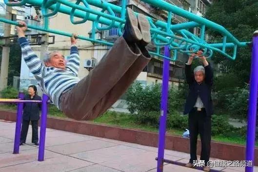 每天鍛鍊，病卻沒少？人到中年，這件事比運動更重要～
