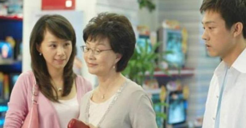 前夫嫌我跟婆婆吵架，選擇離婚，送我套舊房子，三年後他悔斷了腸