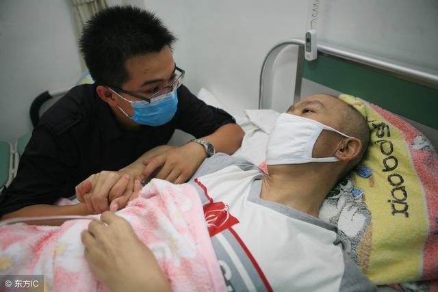 單親媽媽病危，將六歲孩子託付給窮鞋匠，孩子長大後為報恩成債奴