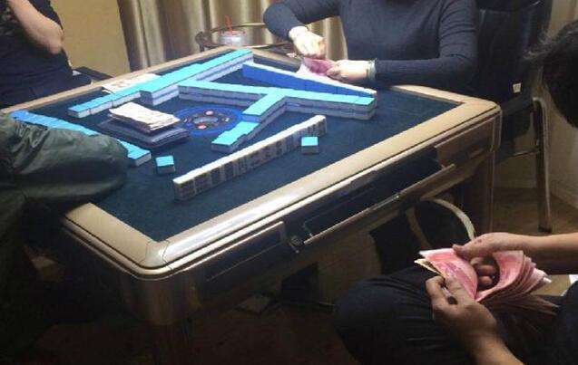 故事：張老太去世，留給媳婦孫子50萬，女兒來搶被村民趕出門