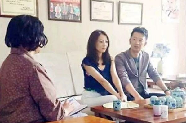 大姑姐凈身出戶，婆婆讓俺給她買套房，俺指指屋頂，她傻住