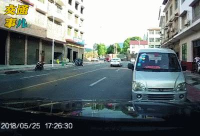 「鬼探頭」有多危險，看了你還敢撒開孩子的手嗎