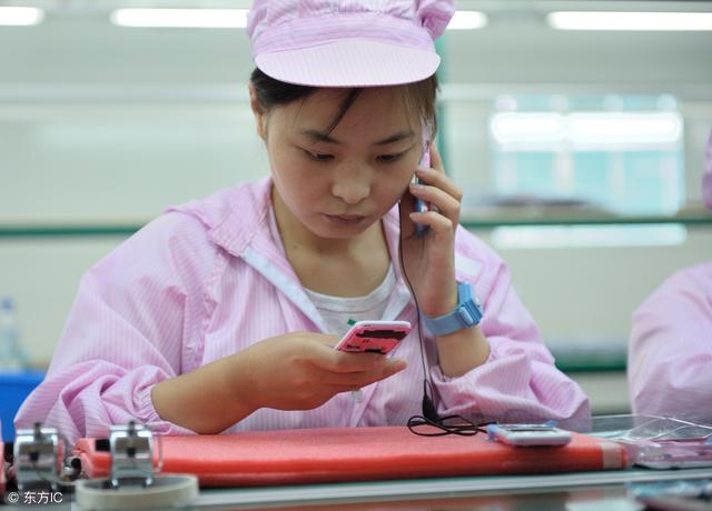 離婚三年外出打工，過年回來聽說姐姐要嫁給前夫，我如墜冰窖！