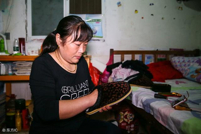 姑媽供我出國讀書，她兒子結婚我送婚房，去過婚禮後我收回房子！
