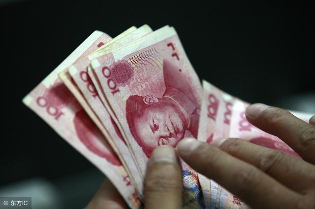 父親住院我拿20萬回家，晚上收到哥哥發簡訊，我嚇的半夜逃離家門