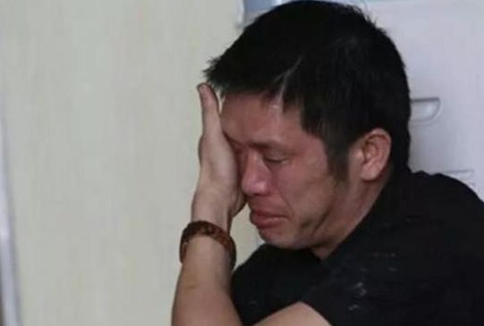 兒子住院無奈向弟弟借5萬，2年後還6萬，弟媳拿出借條男子蒙了