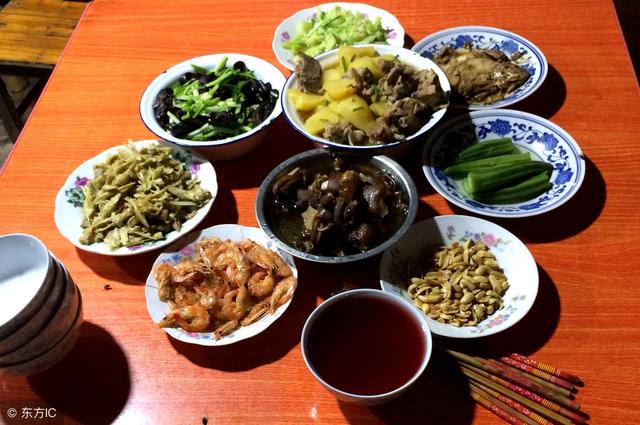 懷孕了婆婆催我回娘家，忘帶錢包回家，婆婆看到我嚇得鍋鏟掉地上