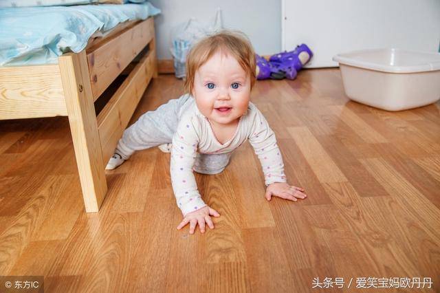 學會爬行的寶寶更聰明，家長一定要認真訓練，否則將來會後悔