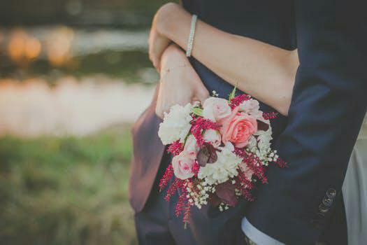 剛結婚婆婆就跟我要陪嫁的錢，我把卡給了她後立馬去辦了掛失